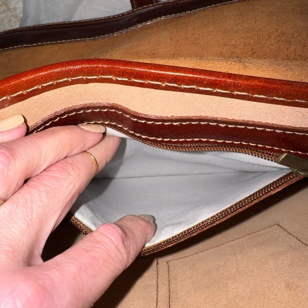 SALE💥Italian Leather Oversized ‘H’ Crossbody Vera Pelle Made in Italy Cognac - Picture 4 of 16